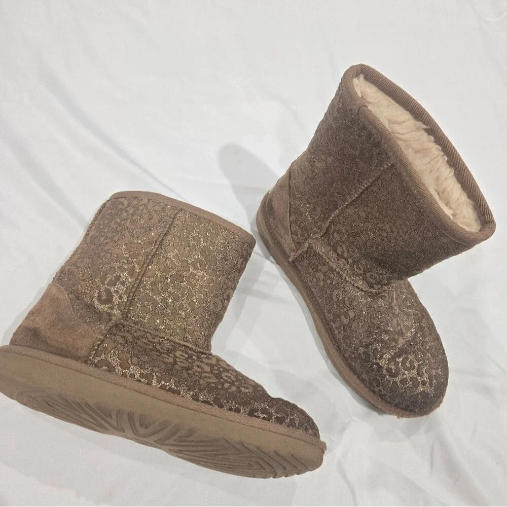 Ugg Classic II Glitter Leopard Boots Size 4